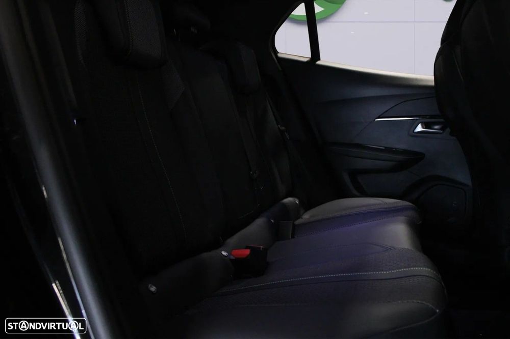 Peugeot e-2008 - 12