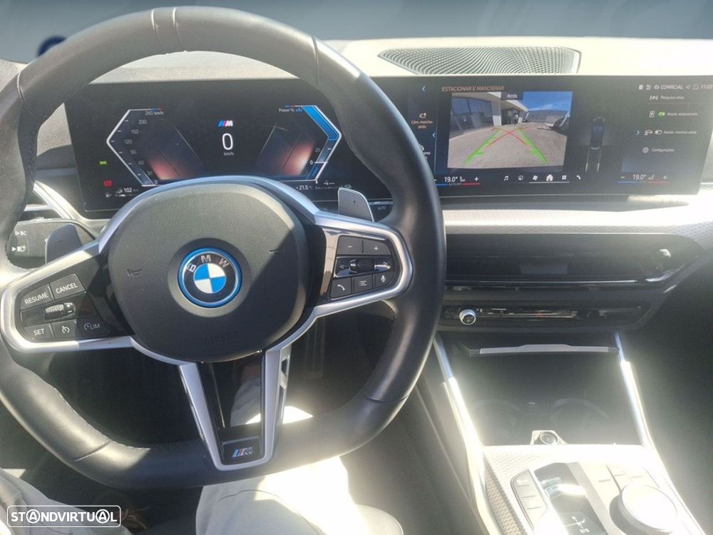 BMW 330 e Pack Desportivo M Auto - 13