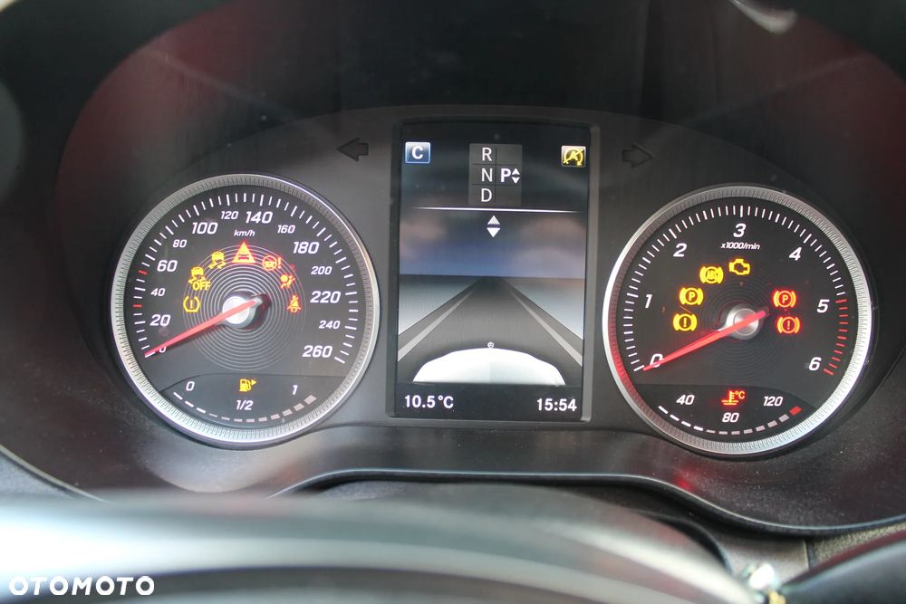 Mercedes-Benz Klasa C 180 (BlueTEC) d 7G-TRONIC AMG Line - 24