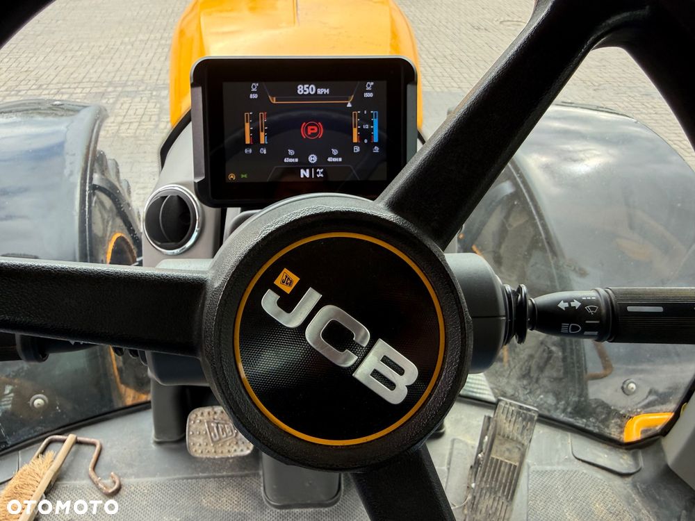 JCB FASTRAC 4220 iCON - 9