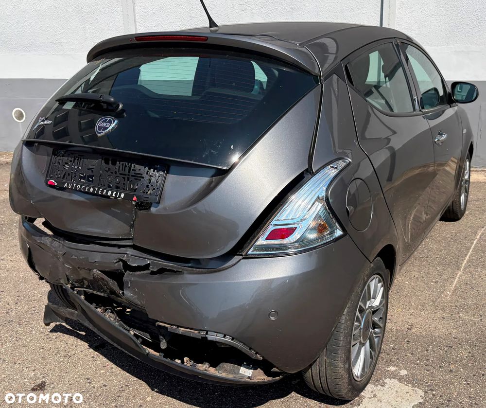 Lancia Ypsilon 1.2 8V Gold - 4