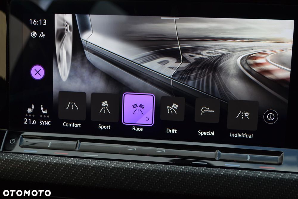 Volkswagen Golf 2.0 TSI 4Motion R DSG - 5