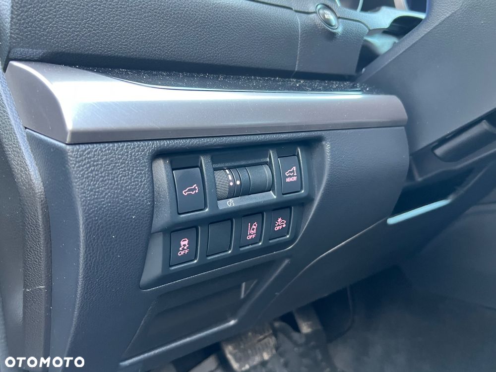 Subaru Outback 2.0D Exclusive Lineartronic - 17