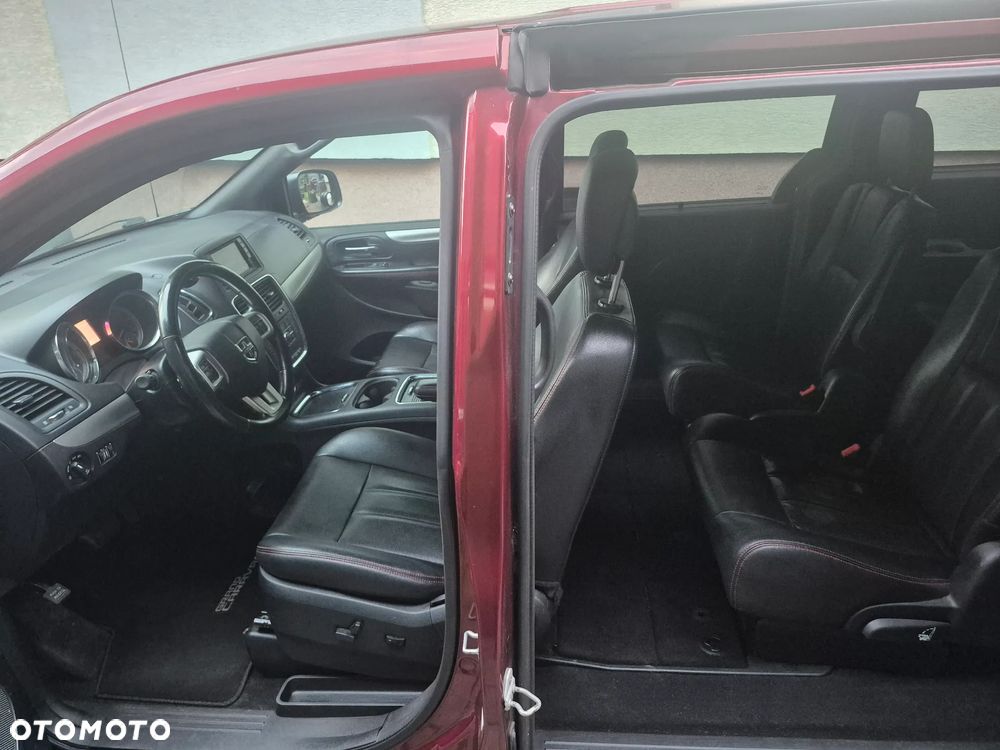 Dodge Grand Caravan 3.6 R/T - 24