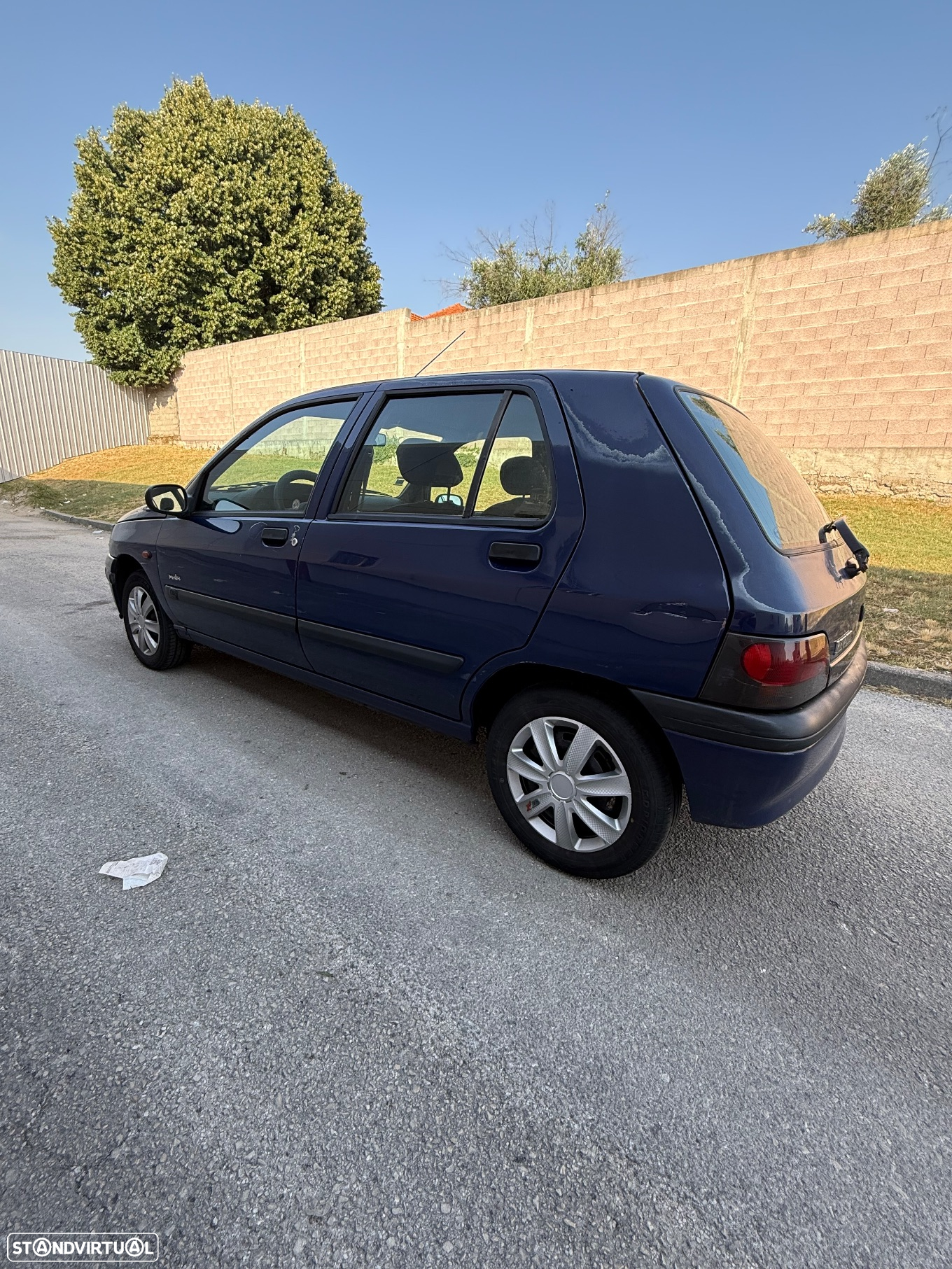 Renault Clio 1.2 Oasis - 9