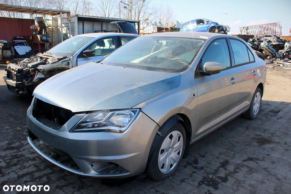 Seat Toledo IV 2015 1.2TSI CBZB Sedan (MASKA, ZDERZAK, LAMPA, BŁOTNIK, DRZWI, SZYBA, FOTEL) - 4