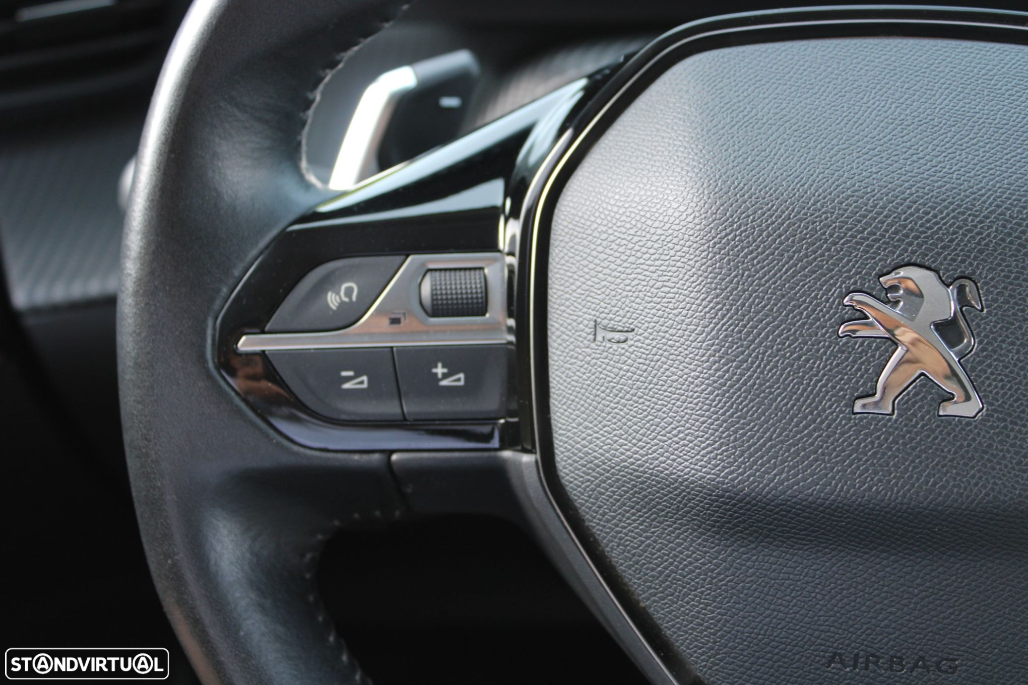 Peugeot 2008 1.2 PureTech Allure Pack EAT8 - 19