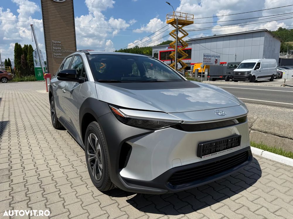 Toyota BZ4X 150 KW FWD (4x2) Dynamic - 2