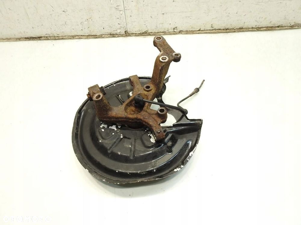 PIASTA ZWROTNICA PRAWY TYŁ SKODA SUPERB II - 3