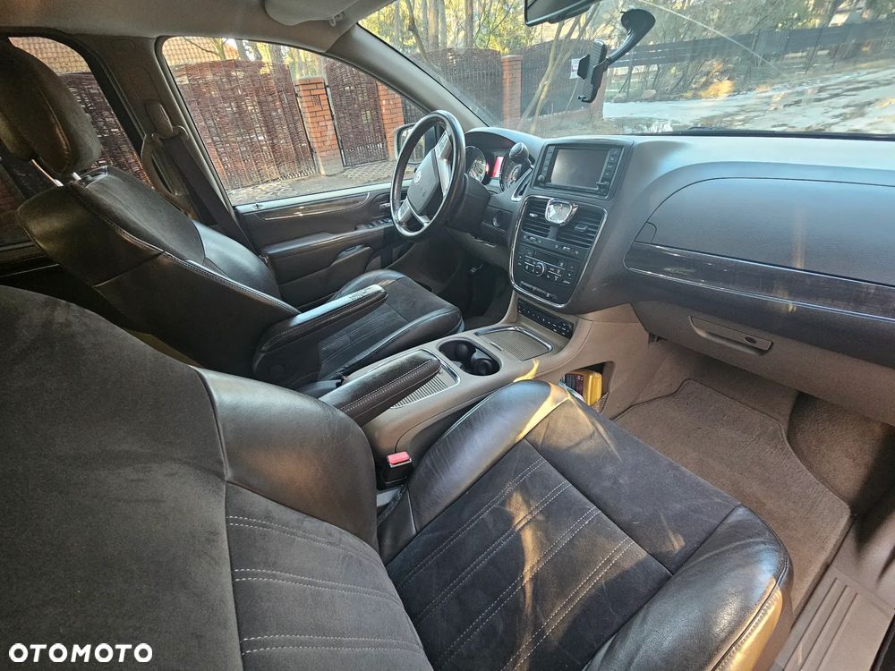 Lancia Voyager 3.6 Gold - 21