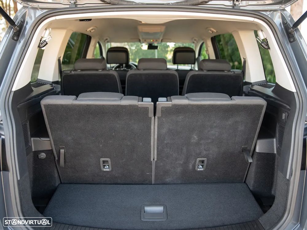 VW Touran 2.0 TDI Confortline - 28