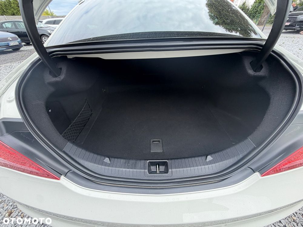 Mercedes-Benz CLA 250 4-Matic AMG Line - 16