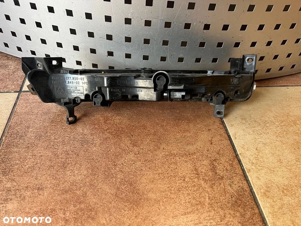 LAMPA LED PRAWĄ DO JAZDY DZIENNEJ DRL CITROEN C4 PICASSO I LIFT 177850-02 - 2
