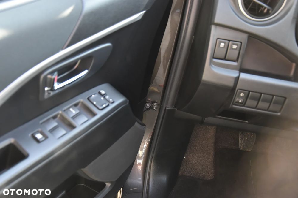 Mazda 5 2.0 MZR-DISI i-stop Business-Line - 21