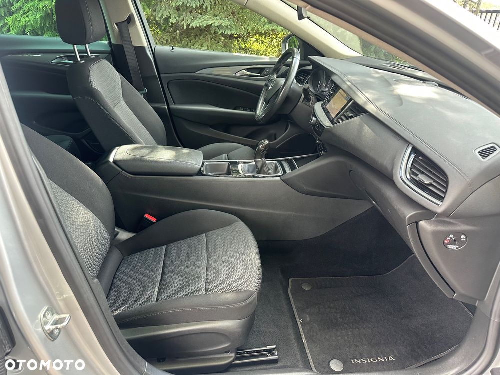 Opel Insignia - 24
