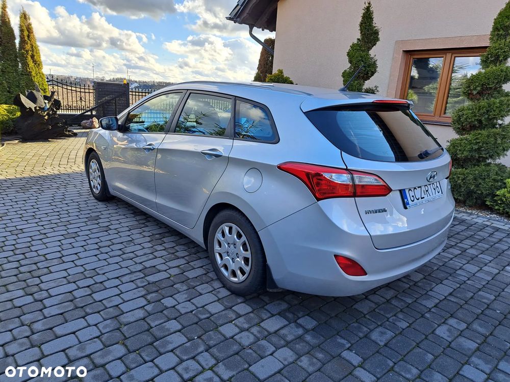 Hyundai i30 1.6 Classic + - 9