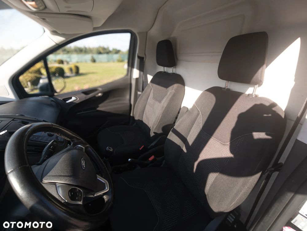 Ford Transit Courier 1.0 EcoBoost Trend - 25