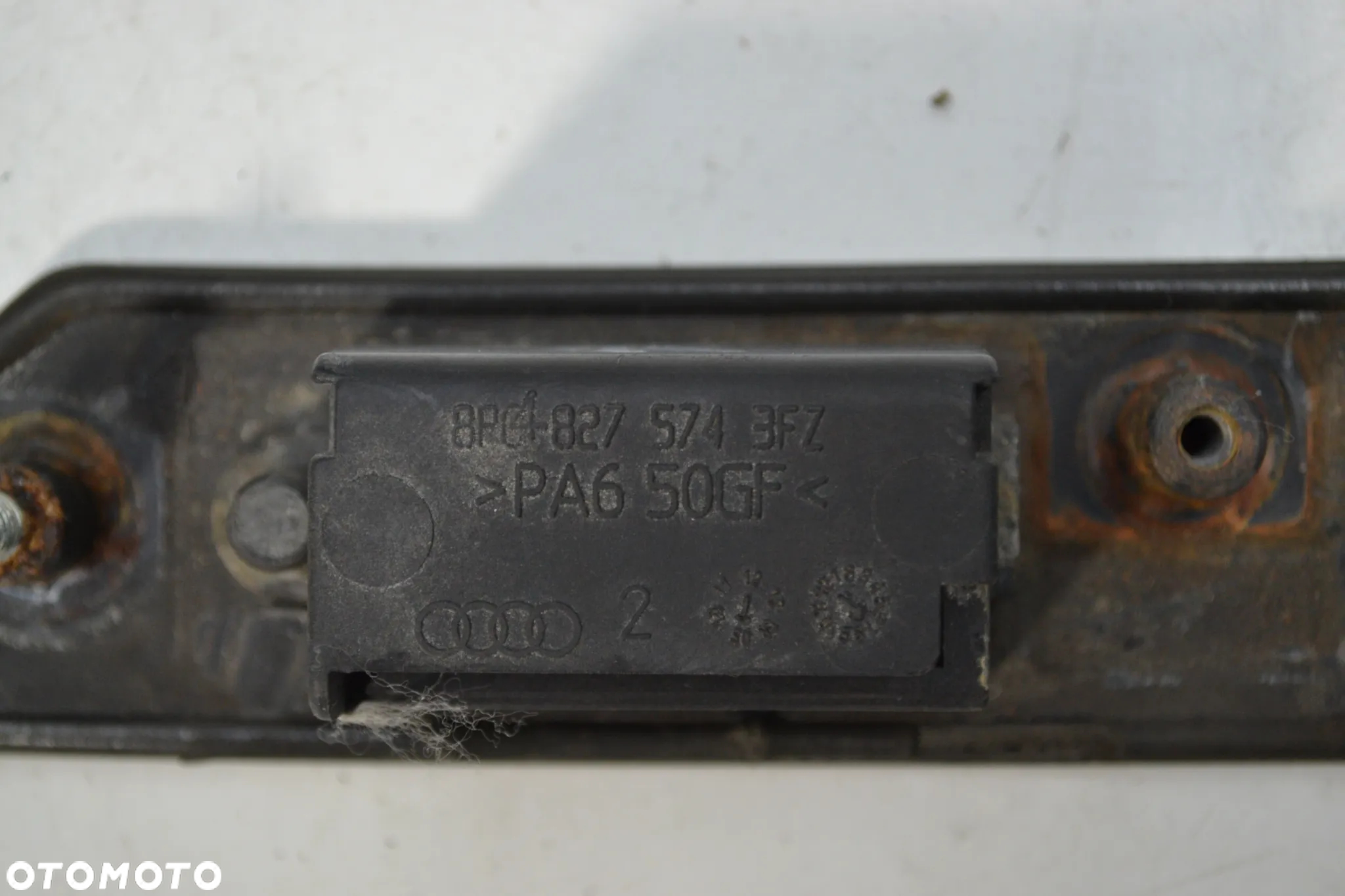 AUDI A3 8P LISTWA BLENDA PODŚWIETLENIE REJESTRACJI KLAMKA MIKROSTYK 8P4827574 GORLICE - 4