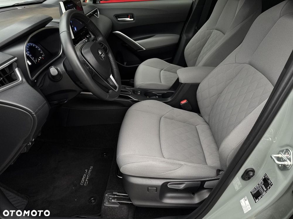 Toyota Corolla Cross - 12