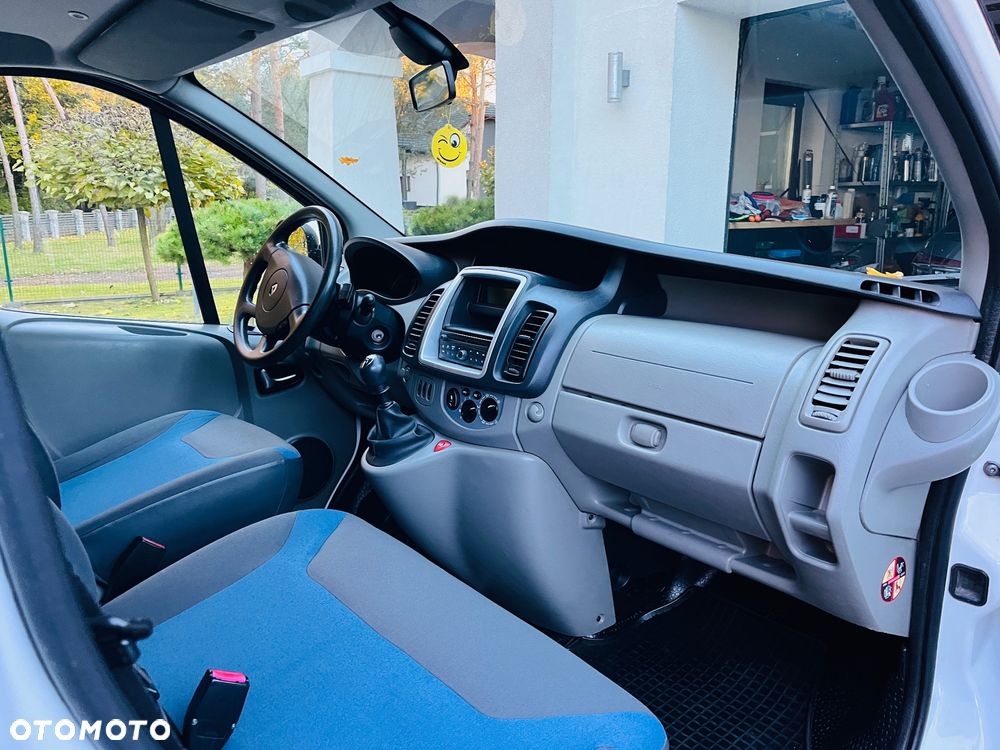Renault Trafic Passenger FAP L2H1 Expression - 11