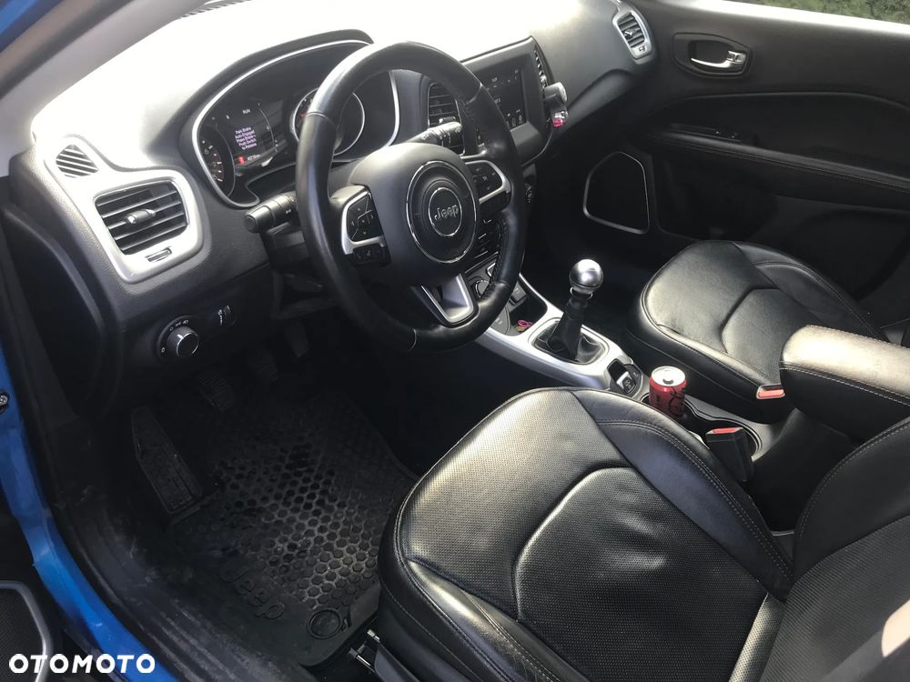 Jeep Compass - 10