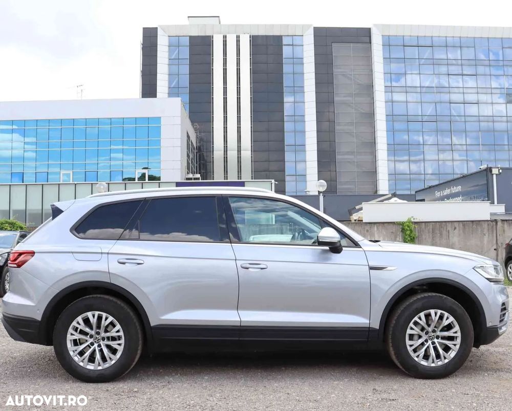 Volkswagen Touareg - 2