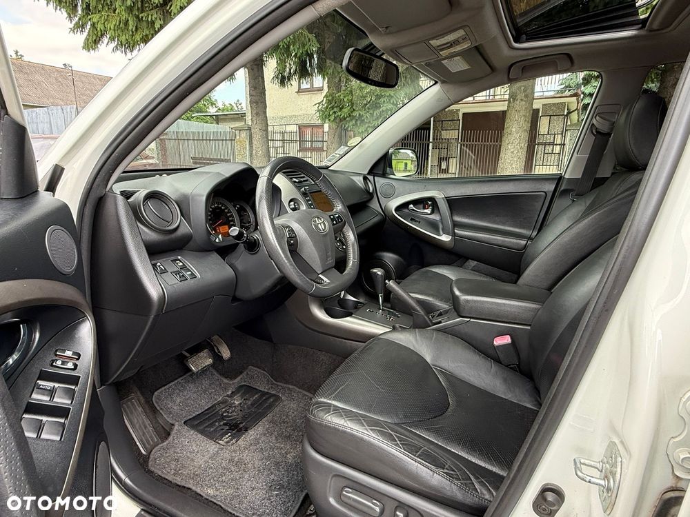 Toyota RAV4 2.2 D-4D 4x4 Automatik Executive - 14