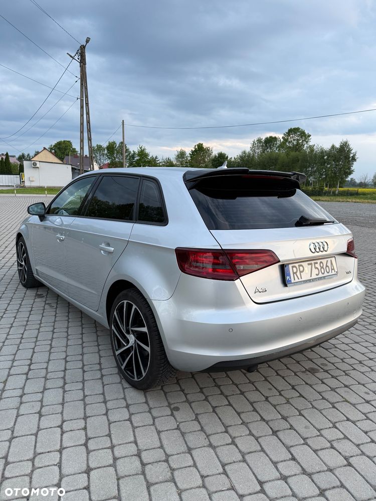 Audi A3 Sportback 1.6 TDI DPF Ambition S tronic - 5