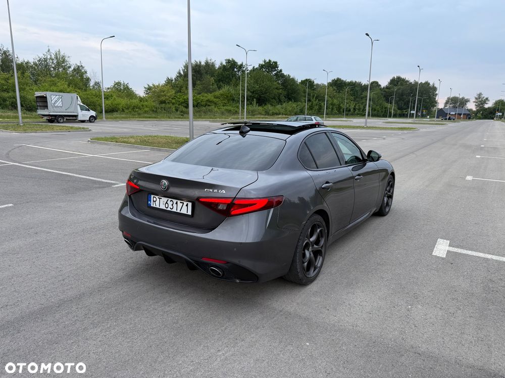 Alfa Romeo Giulia 2.0 Turbo Veloce TI Q4 - 12