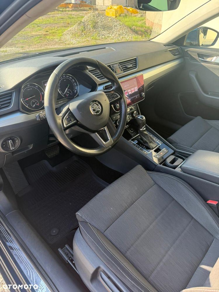 Skoda Superb 2.0 TDI Active DSG - 6