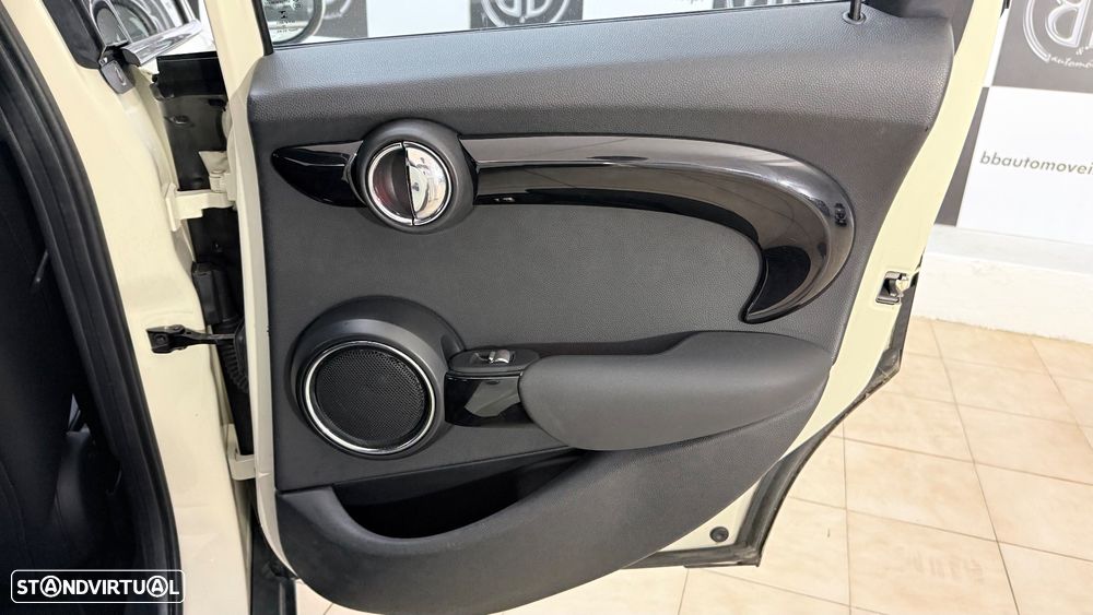 MINI 5 Portas Cooper Aut. - 27