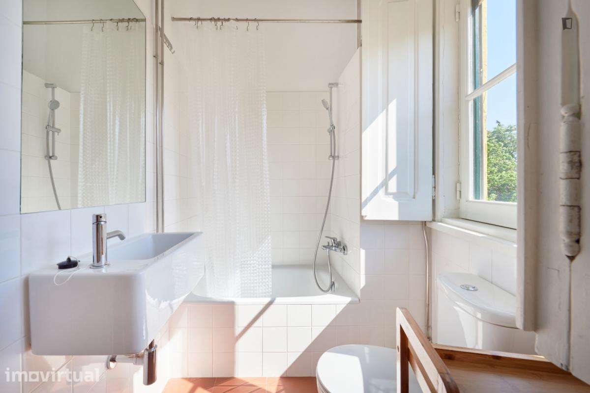 Quarto - localizado em Princípe Real Lisbon - Grande imagem: 2/21