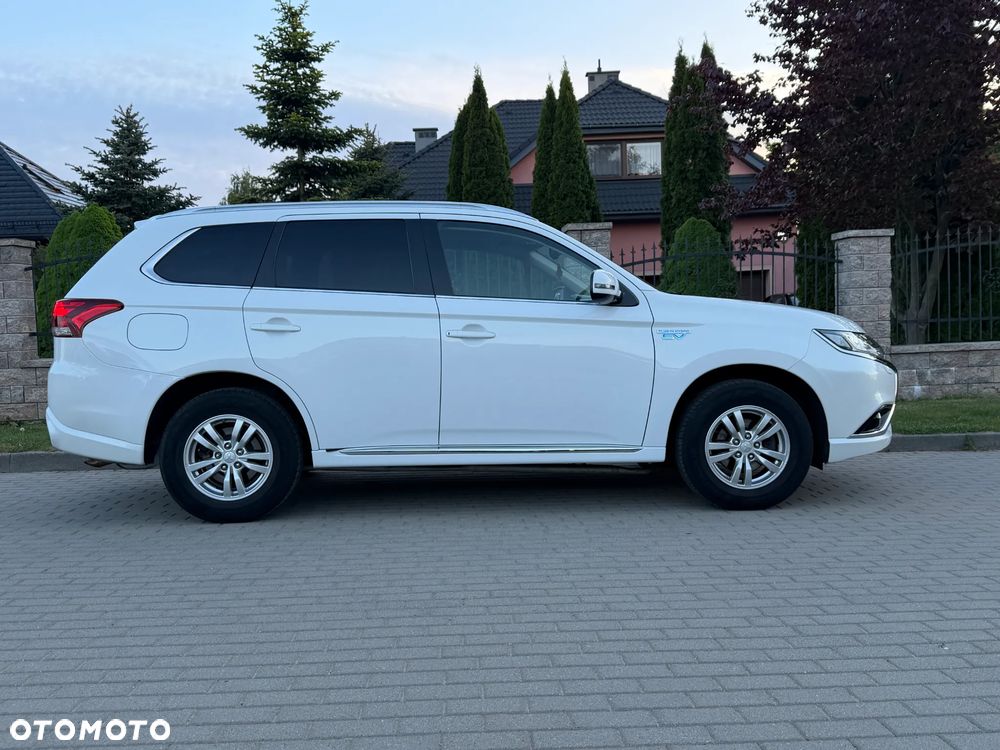 Mitsubishi Outlander 2.0 4WD Plus - 6