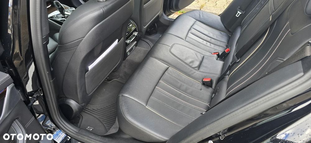 BMW Seria 5 520d Luxury Line - 11