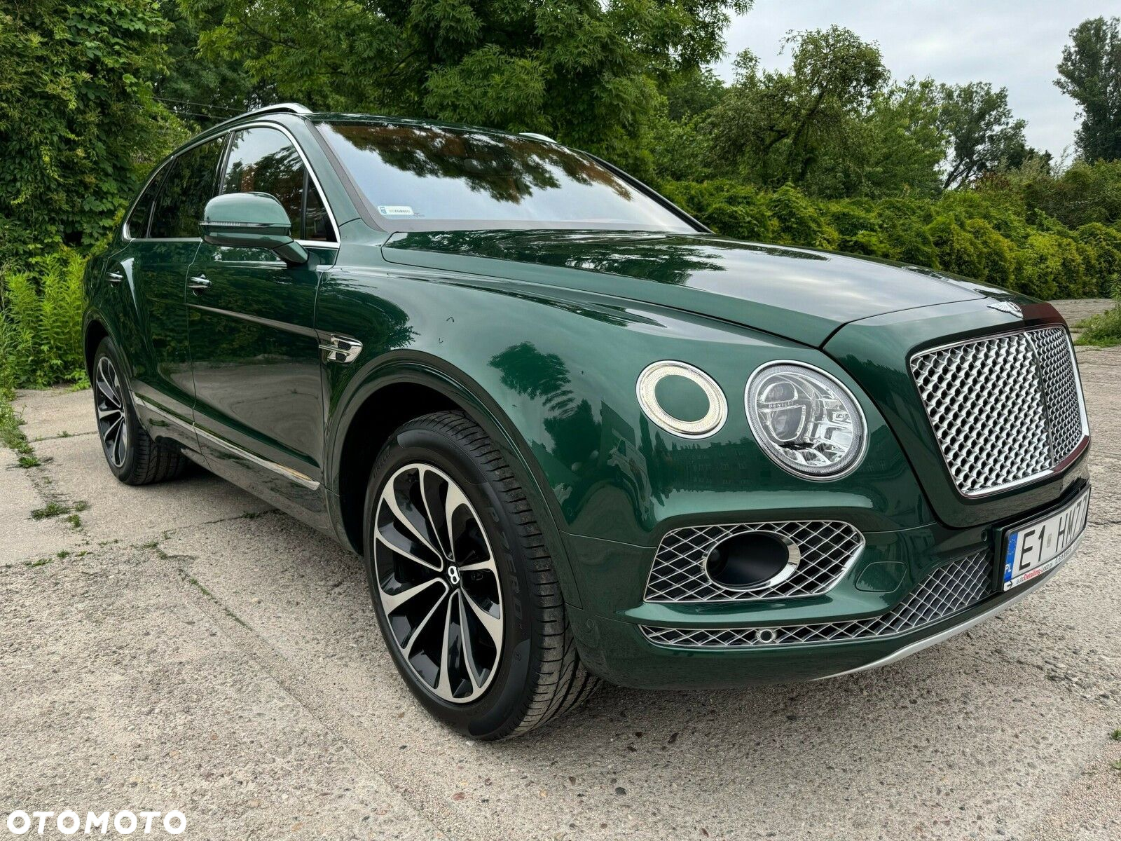 Bentley Bentayga - 4