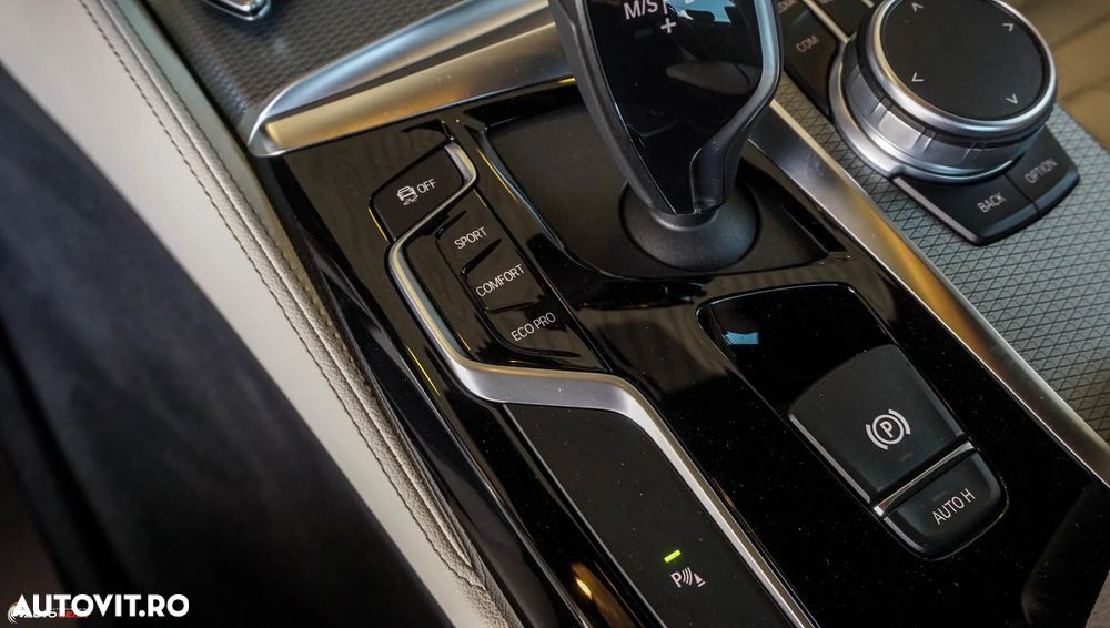 BMW Seria 5 530i xDrive AT - 17