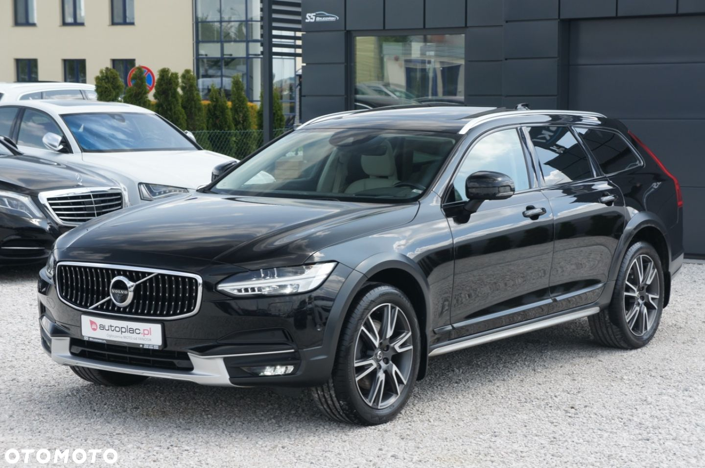 Volvo V90 Cross Country - 4