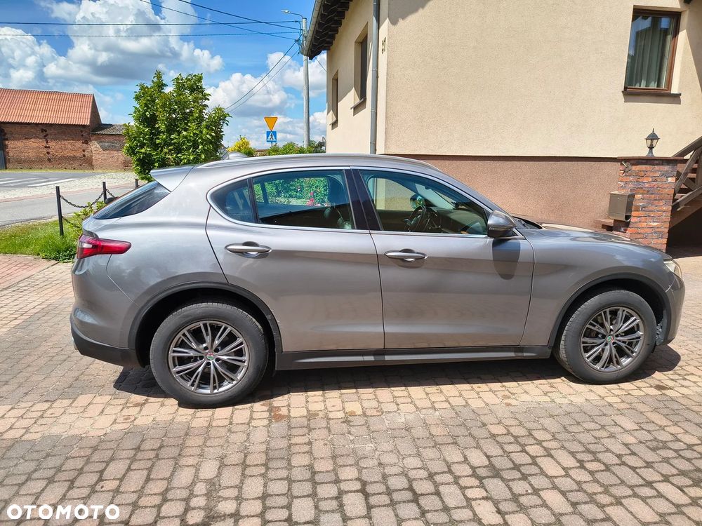 Alfa Romeo Stelvio - 8