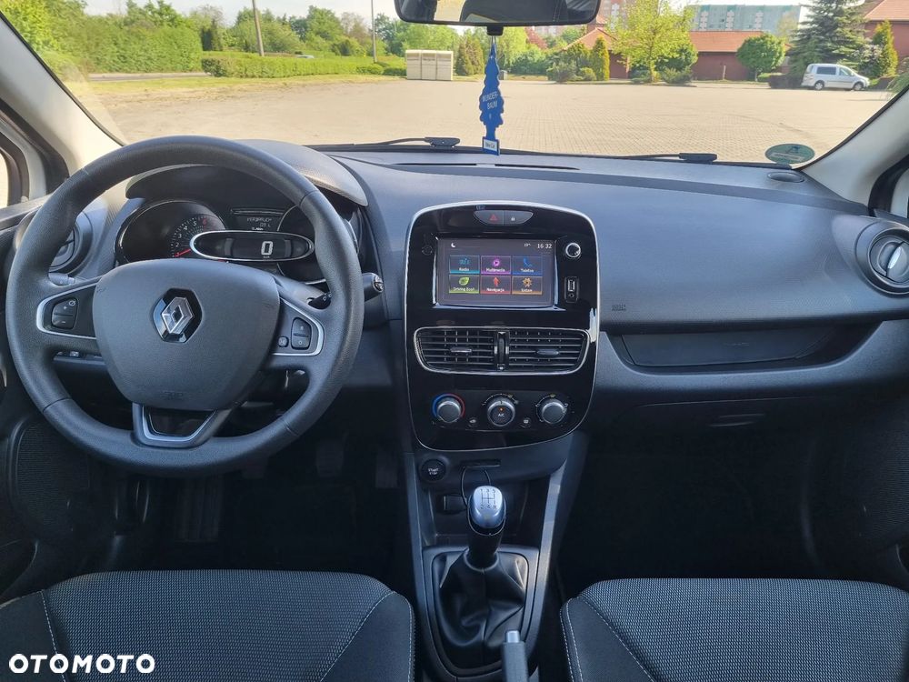 Renault Clio 1.2 16V 75 Life - 17