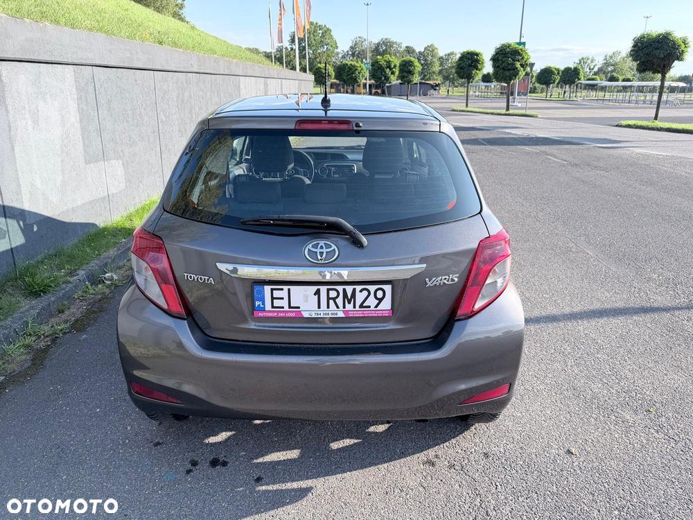 Toyota Yaris 1.33 Premium - 10