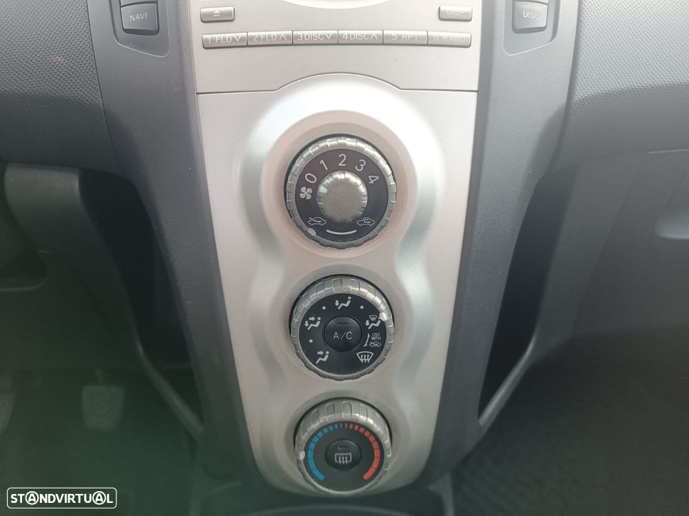 Toyota Yaris 1.0 VVT-i AC - 19