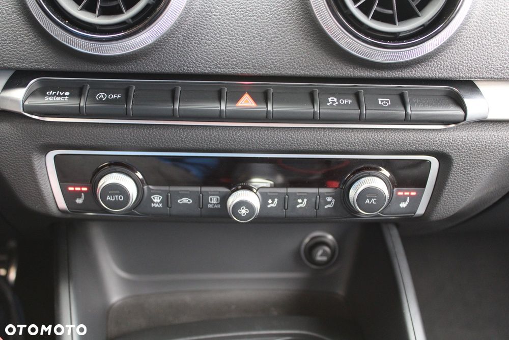 Audi S3 S tronic - 31