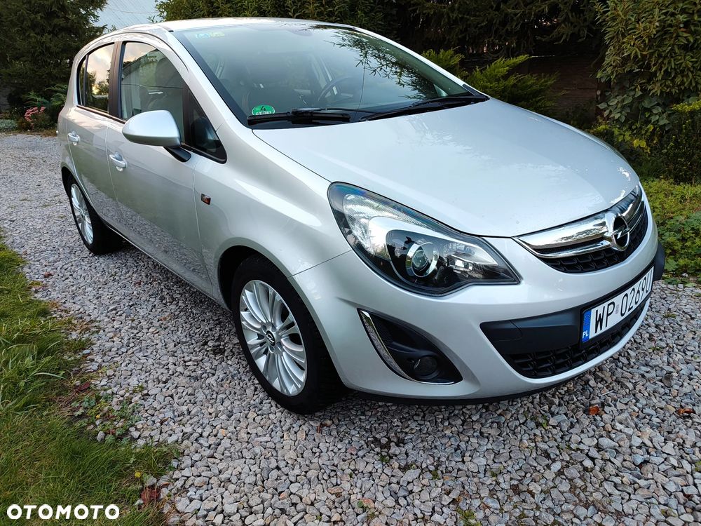 Opel Corsa 1.4 16V Cosmo - 12