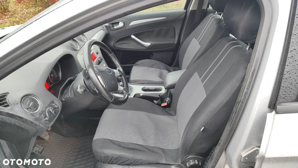 Ford Mondeo 2.0 TDCi Ambiente - 20