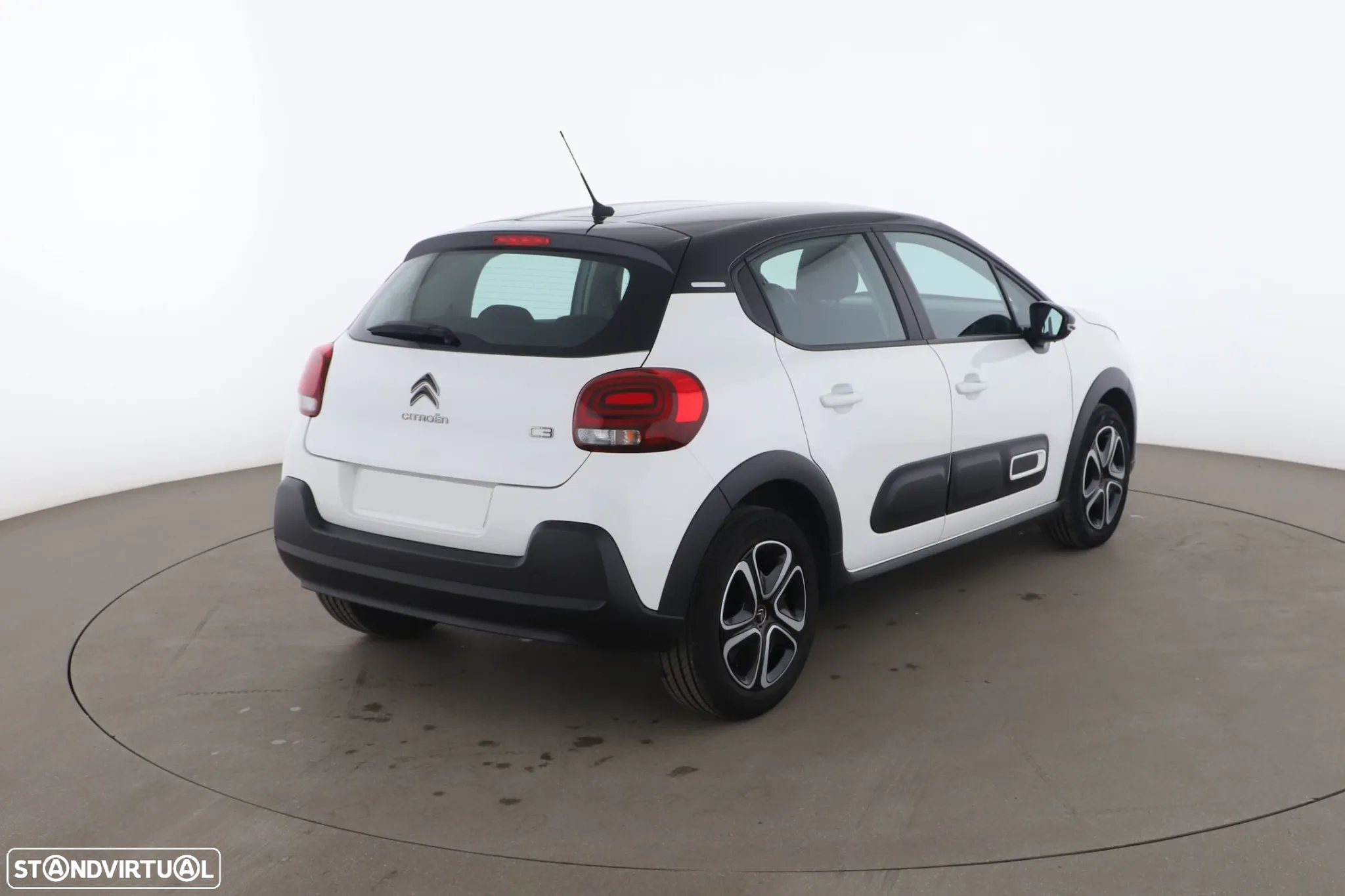 Citroën C3 1.2 PureTech Shine - 2