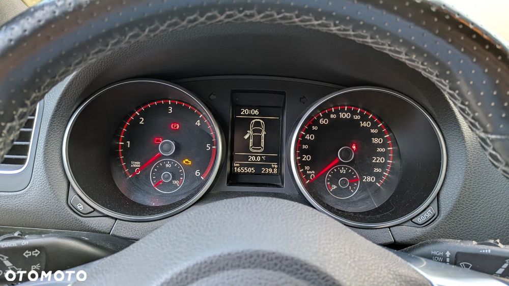 Volkswagen Golf - 8