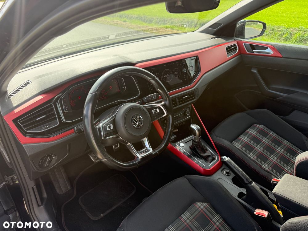 Volkswagen Polo 2.0 TSI DSG GTI - 8