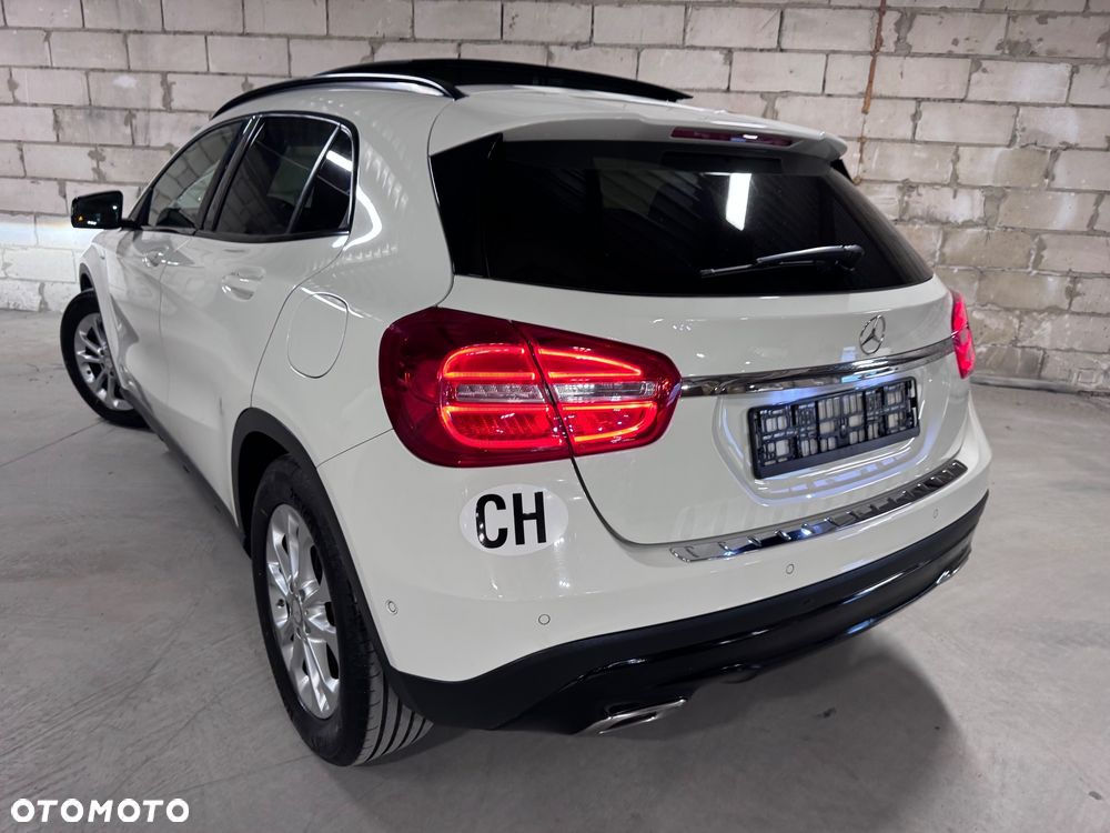 Mercedes-Benz GLA 200 7G-DCT Edition 1 - 13