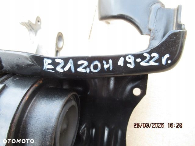 toyota corolla e21 2020- łapa poduszka silnika 2.0 hybryda - 2