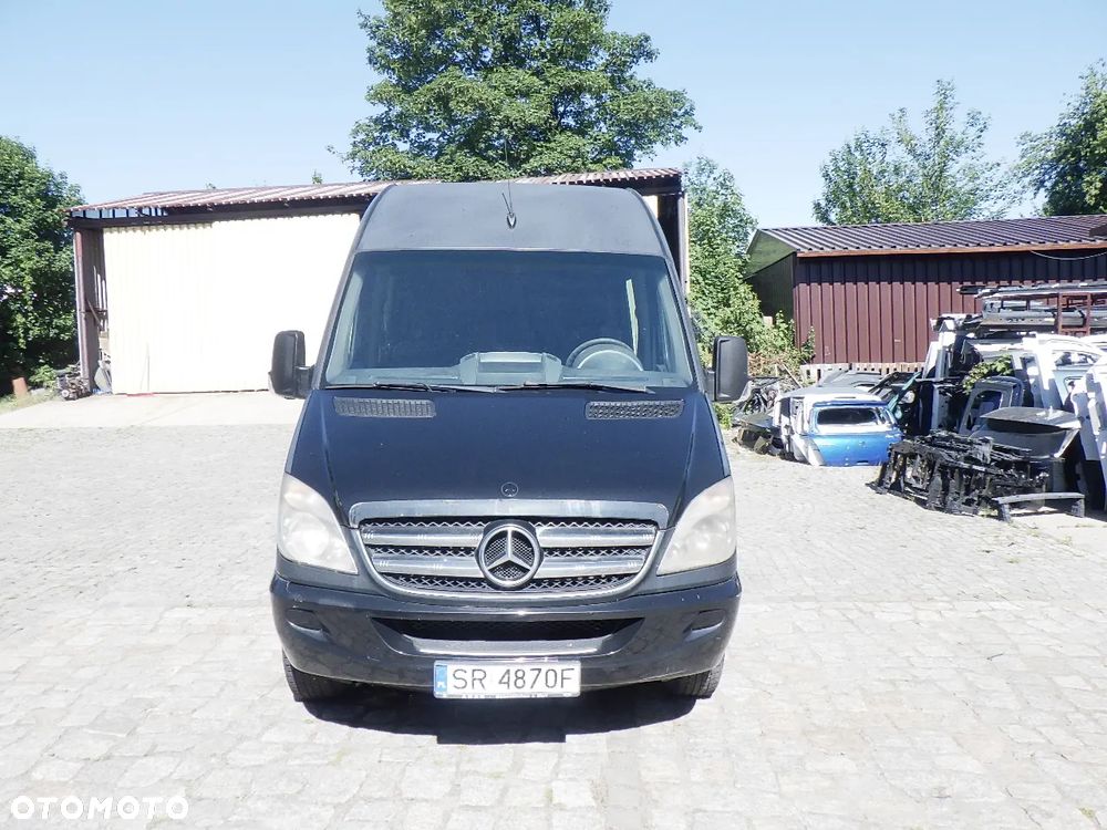 Mercedes-Benz Sprinter - 14